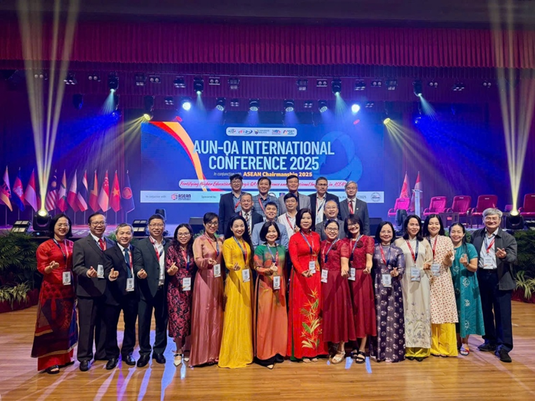 AUN-QA_2.png (829 KB)