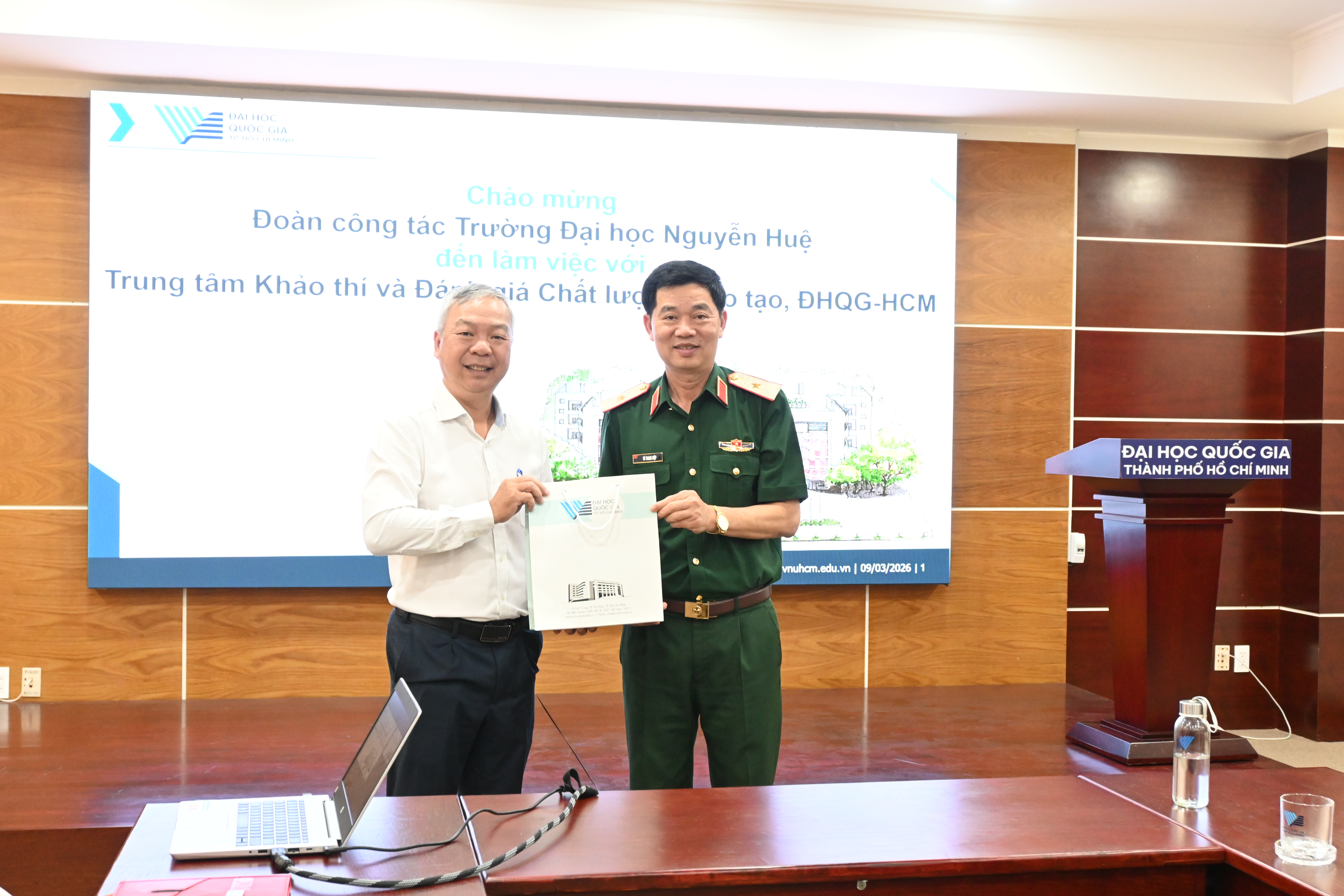 DSC_0417.JPG (6.70 MB)